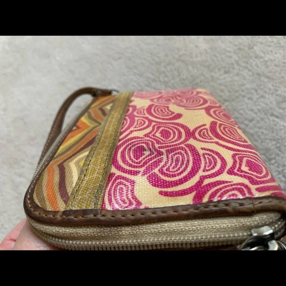 Fossil Key-Per Wristlet Wallet pink and mustard color - Picture 12 of 14